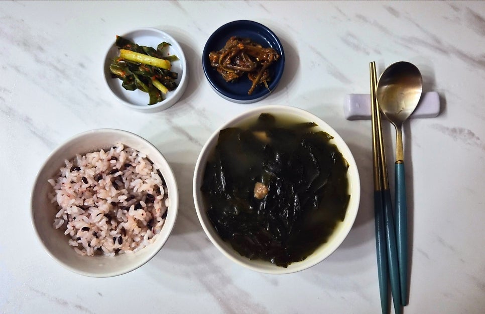 직장인 도시락 추천 | 오늘뭐먹지 싶을 때 전자레인지 3분 아침대용 미정당 소고기 미역국 후기 이미지 11