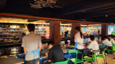 신촌 데이트코스 추천 | 신촌이색카페 '신촌낚시꾼카페' 이미지 25