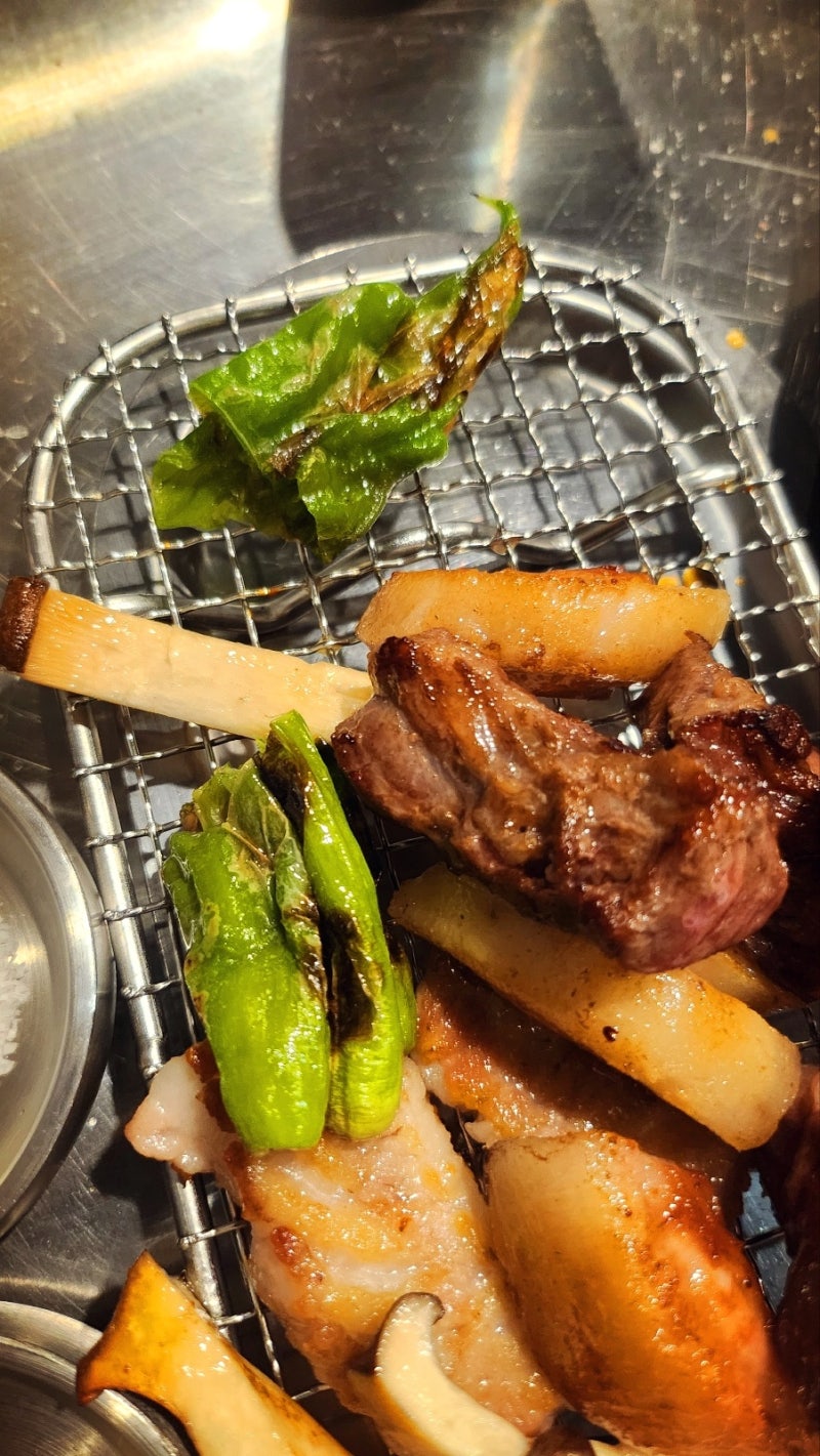 영등포구청역 고기집 맛집 추천 | 회식장소 추천하는 구워주는 고기집 돼지갈비 맛집 초량생갈비 후기 이미지 24
