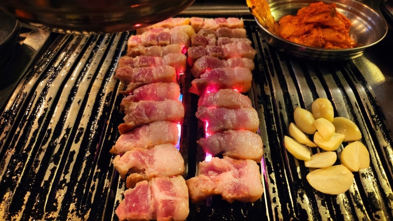 종로 고기집 맛집 추천 | 직원이 구워주는 삼겹살 맛집 새겹식당 후기 이미지 12