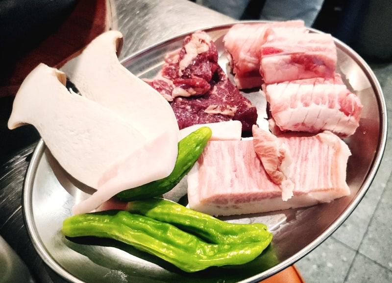 영등포구청역 고기집 맛집 추천 | 회식장소 추천하는 구워주는 고기집 돼지갈비 맛집 초량생갈비 후기 이미지 14