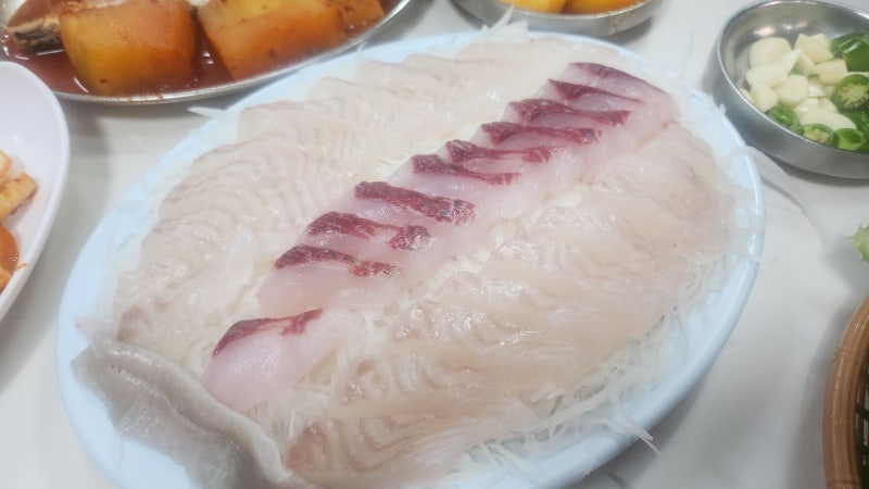 [남대문시장 맛집] 남대문 막내횟집 – 점심부터 회 한 사발?! 회현역 맛집, 시청역 맛집 이미지 4