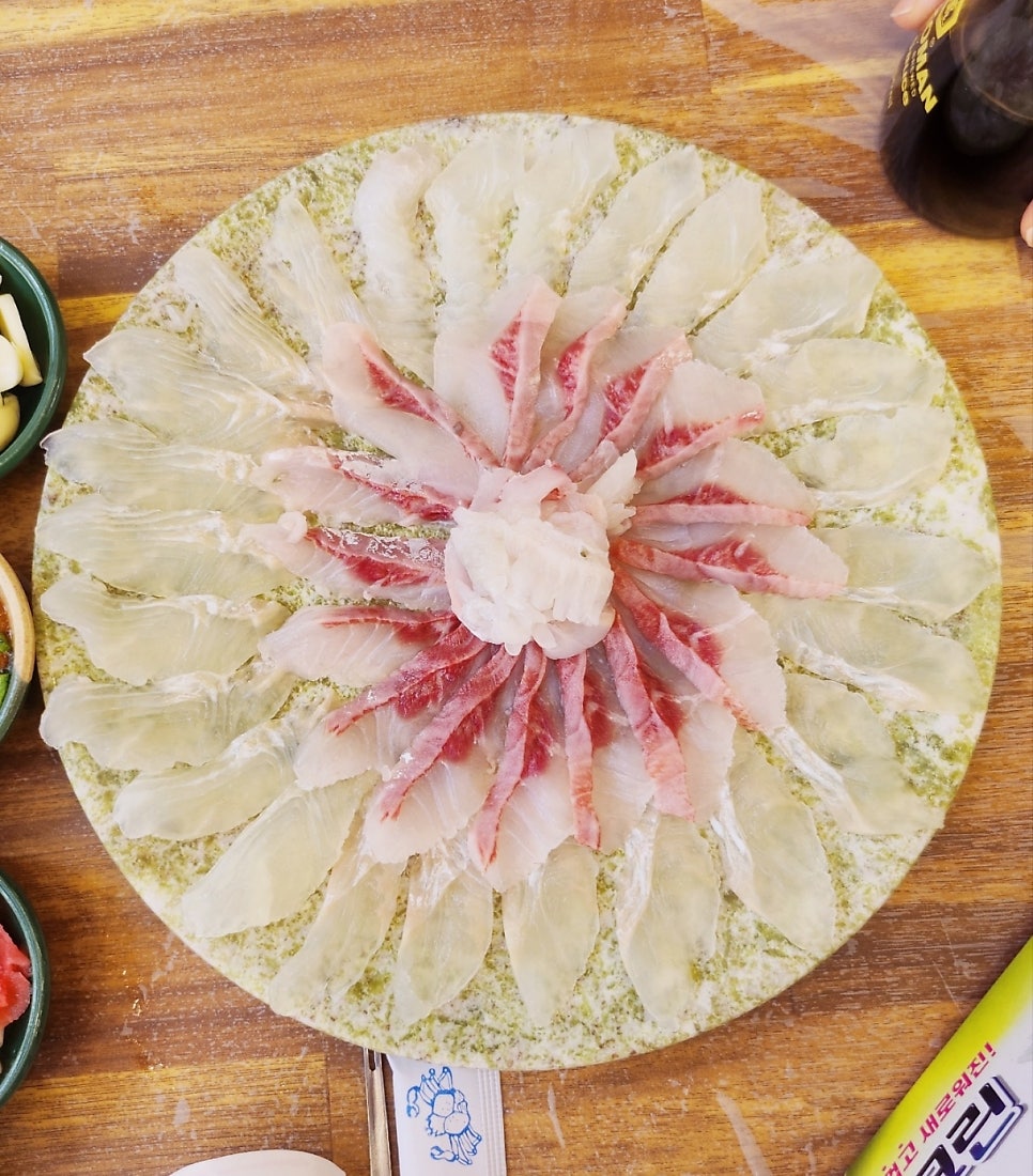 속초대포항대게 가성비 맛집 추천 | 어부지리에서 즐긴 완벽한 내돈내산 대게 + 회 세트 코스 이미지 2