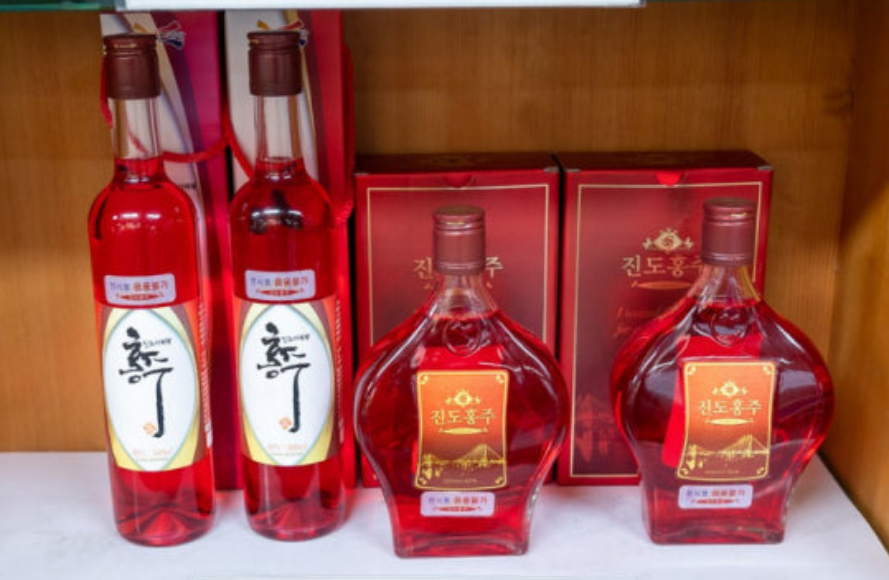 진도 홍주 | 색으로 시작해서 향으로 기억되는 전통주  맛있게 마시는 법 및 음식 페어링 팁