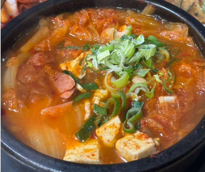 남대문 시장 숨은 맛집 - '우정식당'에서 제육+오징어볶음+부대찌개 풀코스 먹방 이미지 3