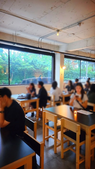 남영역 카페 & 바 추천 | 커피, 하이볼, 위스키, 맥주 그리고 분위기까지 모두 있는 'umoae' 이미지 5