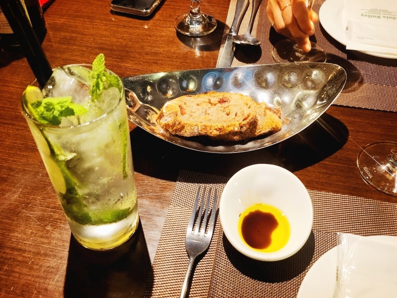 서울 스몰웨딩명소 | 파스타와 스테이크가 맛있는 음식에 진심인 레스토랑 아델라베일리 후기 이미지 4