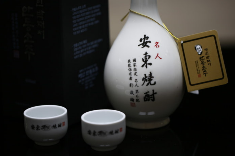 박재서 안동소주 명인 45도 | 프리미엄 소주 맛있게 즐기는 법과 페어링 팁 이미지 3