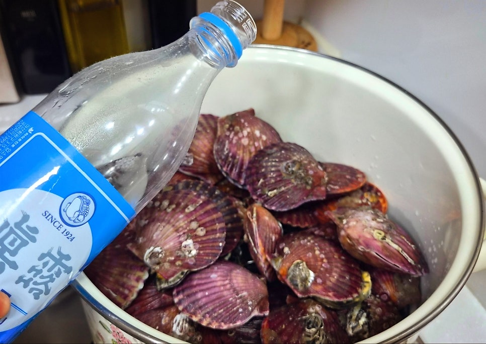 홍가리비 추천 | 제철 해산물 통영 가리비 세척법 및 맛있게 찌는 법 이미지 6